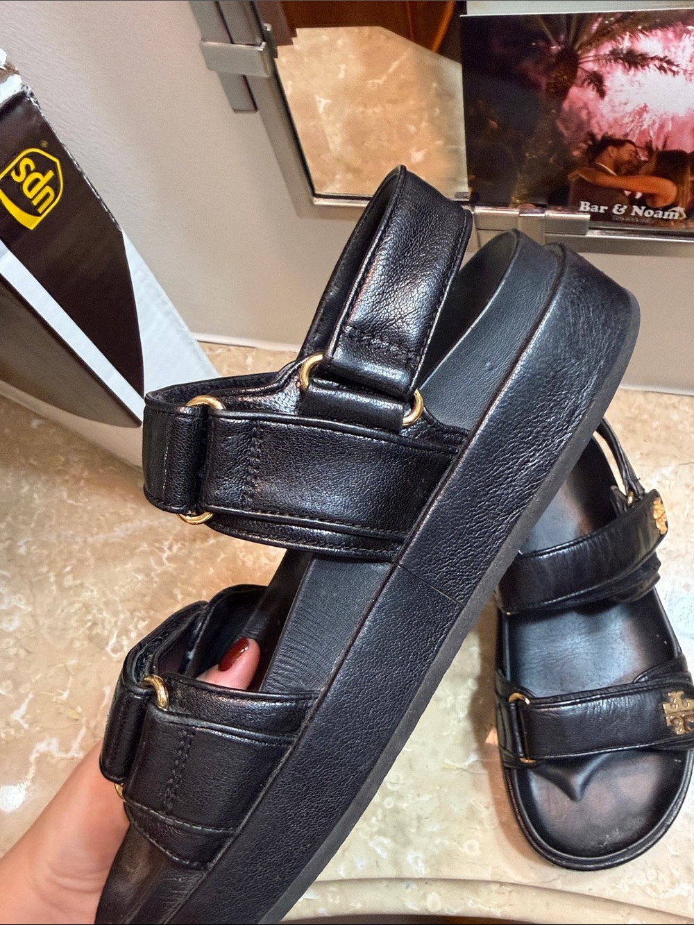 Tory Burch Black Leather woman Sandals with Gold Logo Accents - Picture 2 of 7
